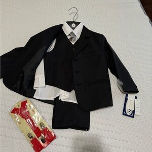 Classic Black Toddlers size 4 T Suit Set